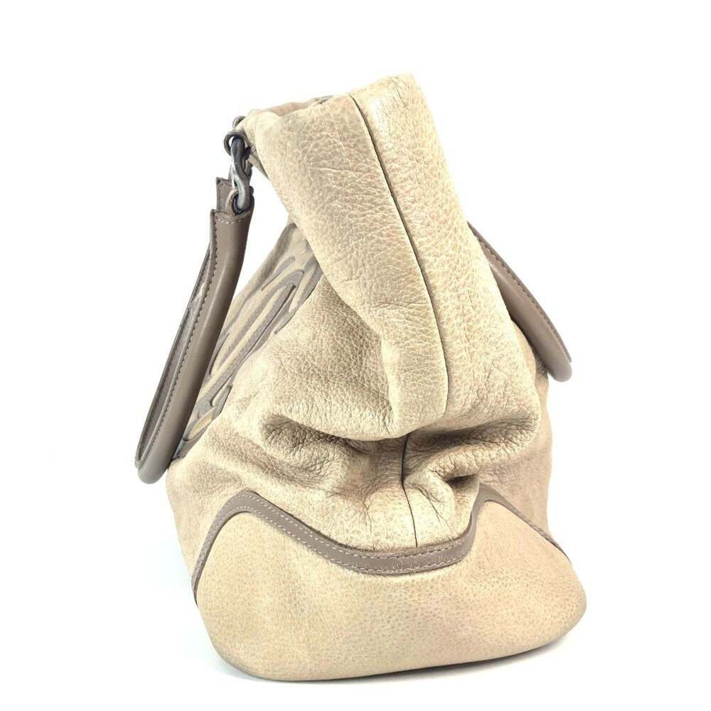 CHANEL Cream Leather Shoulder Bag - Picture 3 of 15